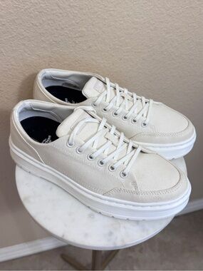 Women Dr Martens Brookline Canvas Off white summer timeless casual shoes Sz 8